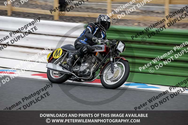 Vintage motorcycle club;eventdigitalimages;mallory park;mallory park trackday photographs;no limits trackdays;peter wileman photography;trackday digital images;trackday photos;vmcc festival 1000 bikes photographs